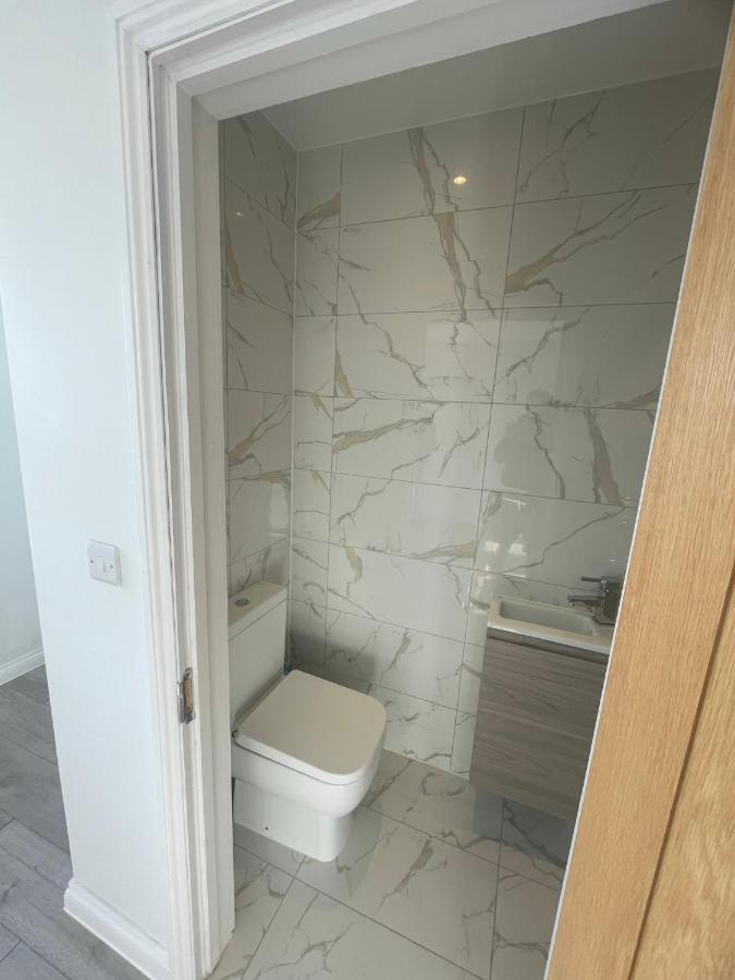 2A Seymour Road Villa Sutton  Exterior photo