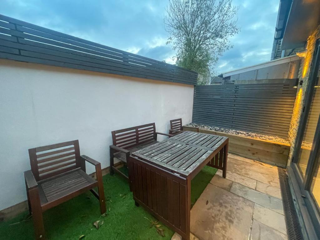 2A Seymour Road Villa Sutton  Exterior photo