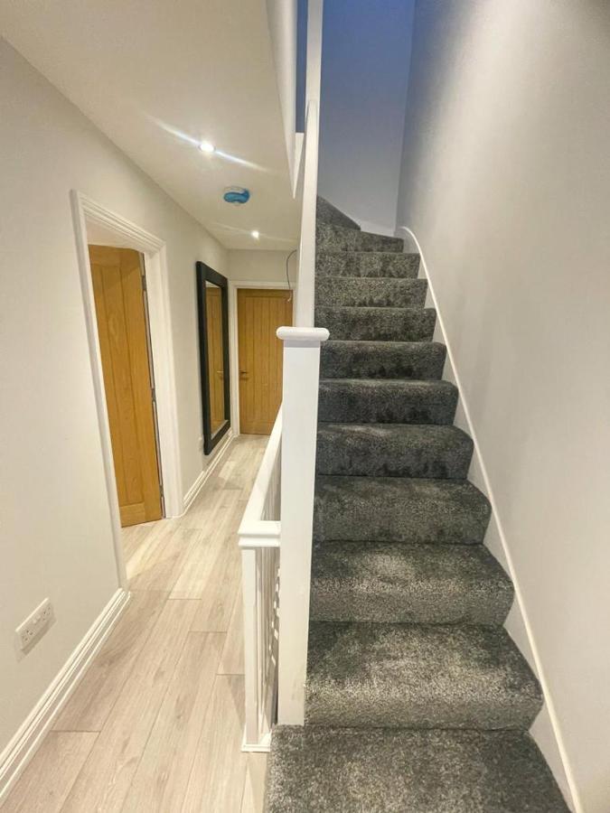 2A Seymour Road Villa Sutton  Exterior photo
